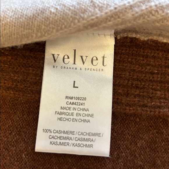 ANTHROPOLOGIE Velvet Cashmere Sweater, Sz large. - Picture 7 of 7